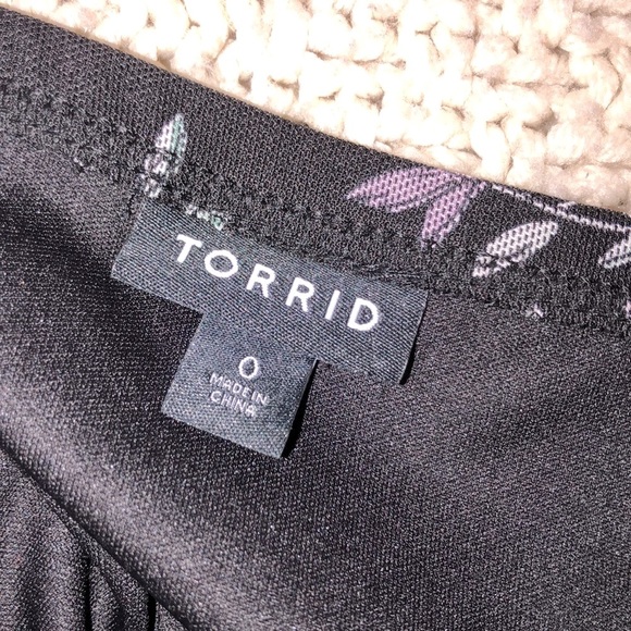 Torrid black floral dress size 0X - Picture 4 of 8